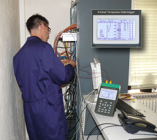 Accertamento della temperatura in un armadio col termometro registratore PCE-T 8