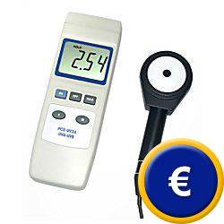 Misuratore di radiazione PCE-UV34 per misurare la radiazione UVA e UVB, con sensore esterno.