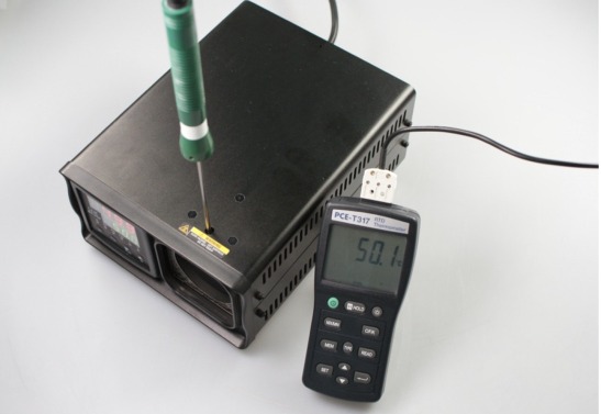 Inoltre con questo calibratore pu calibrarsi anche un termometro che utilizzi sonde di temperatura como pu vedersi nell'immagine superiore.