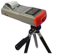 Datalogger del pirometro montato su un treppiede (per prese a lunga durata).