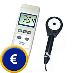 Rilevatore di radiazione PCE-UV34 per misurare la radiazione UVA e UVB, con sensore esterno.