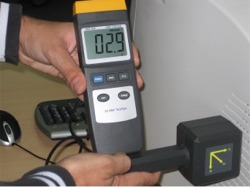 Rilevatore di campi magnetici per la misurazione nel computer.