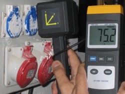 Rilevatore di campi magnetici per alta tensione.