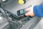 Termometro infrarosso MS-Plus per realizzare diagnosi nelle automobili.