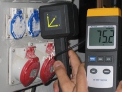 Tester di radiazione di campi magnetici per alta tensione.