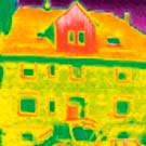 Le telecamere a infrarossi sono ideali per rilevare le zone di ingresso del freddo negli edifici