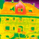 Le camere termografiche sono ideali per rilevare zone di entrata di freddo negli edifici.