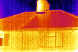 Le camera termografiche della serie PCE-TC 3 � ottimizzi per l'analis di edifici.