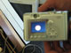Misura del punto di visione nel display LCD della camera con uno dei fibroscopi adattati.