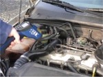 Accertamento della temperatura del motore coi regolatori di temperatura PCE-889.