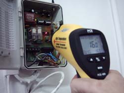Termometri laser PCE-889.