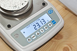 display della bilancia da laboratorio PCE-HB 2000
