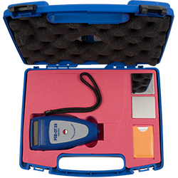Il misuratore di rivestimento PCE-CT 28 si consegna in una valigetta.