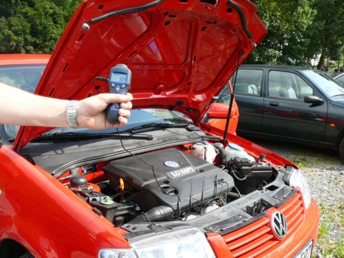 Misura dei di un motore per mezzo del misuratore di giri PCE-AT 5